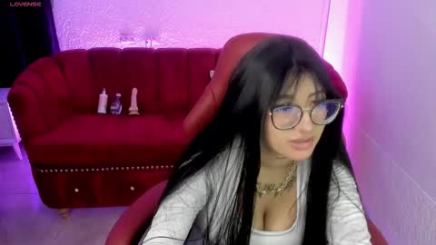 Yuyu  online show from December 22, 12:45 pm