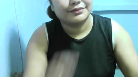 hi i am YvanVan online show from January 22, 12:59 am