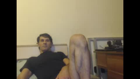 Snapshot of yvesstorm5 chatting on January 4, 4:22 pm yvesstorm5 online show from January 4, 4:22 pm