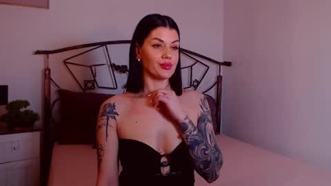 I V Y   online show from January 15, 10:07 pm