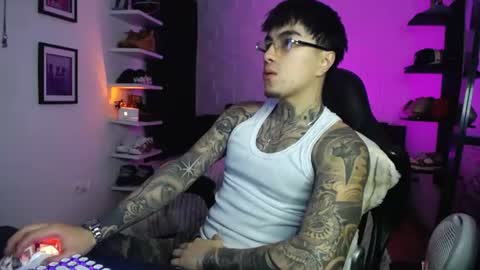 zac_muller1 online show from July 17, 5:20 am