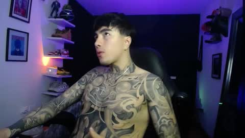 zac_muller1 online show from October 19, 1:54 am