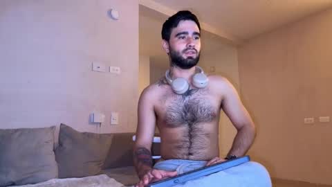 zack_sullivan22 online show from May 26, 2:06 am