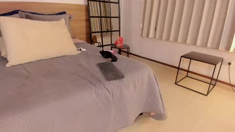 Zafira Black  online show from June 6, 7:03 am