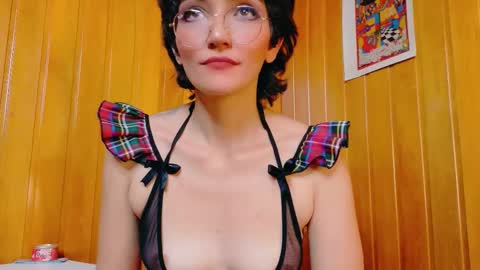 Snapshot of zafiro_gem_ chatting on October 21, 10:02 pm Karina online show from October 21, 10:02 pm
