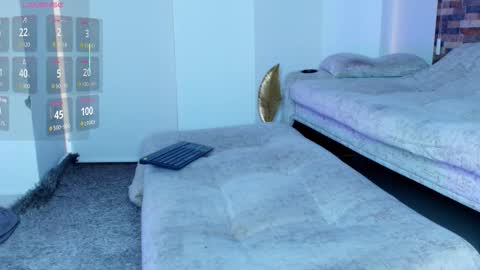 INSTAGRAM yormanfit7 online show from March 3, 11:50 am