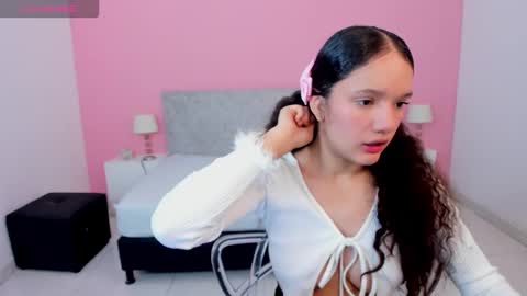 Snapshot of zairaglow chatting on October 23, 12:17 pm Zaira Pussy extreme online show from October 23, 12:17 pm