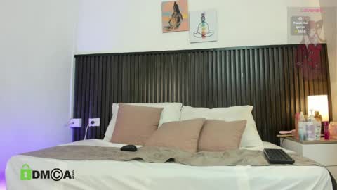 zaira online show from April 11, 12:20 pm