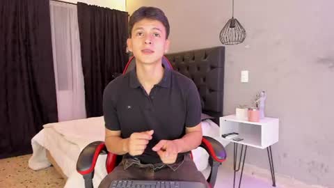 Samuel online show from June 23, 7:53 pm