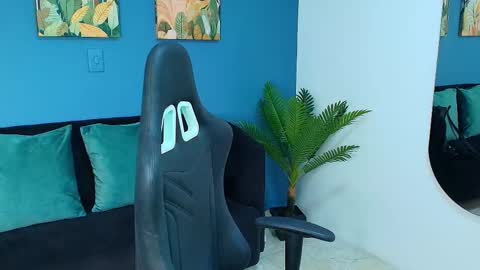 zamira_taylor online show from September 19, 4:27 am