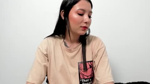 zammii69 online show from November 19, 9:24 pm