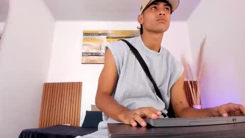 Zander online show from December 20, 12:56 pm