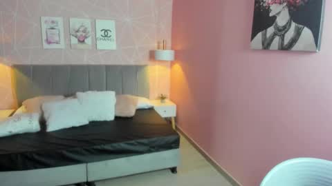 Zara Sweet  online show from February 3, 12:53 pm