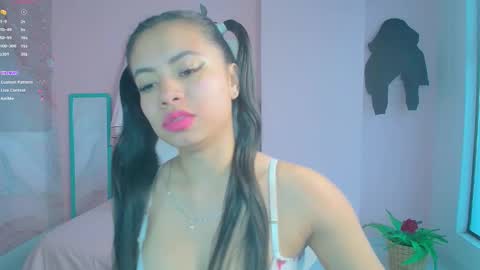 Snapshot of zarah_torres chatting on February 17, 6:06 pm Zarah  online show from February 17, 6:06 pm