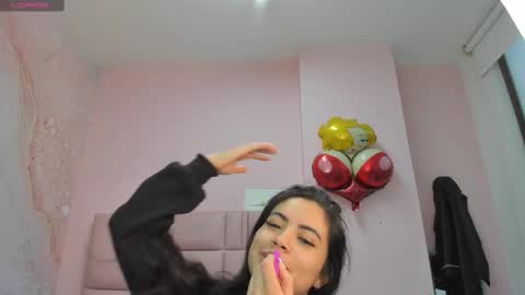 Snapshot of zarah_torres chatting on September 17, 9:51 pm Zarah  online show from September 17, 9:51 pm