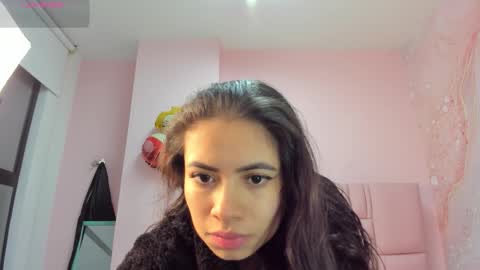 Snapshot of zarah_torres chatting on October 19, 11:09 pm Zarah  online show from October 19, 11:09 pm