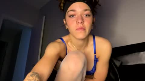 zaramaeee online show from February 25, 1:36 pm