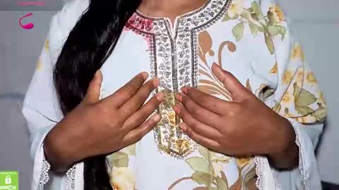 zararaina online show from February 26, 9:07 pm