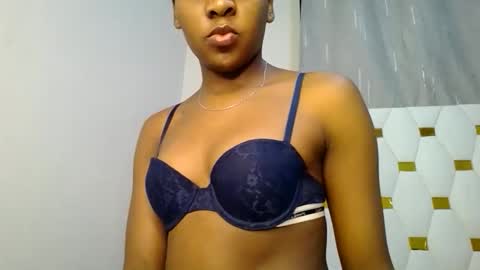 zariah online show from May 6, 10:05 pm
