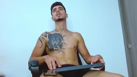 zark_wolf online show from July 28, 4:39 pm