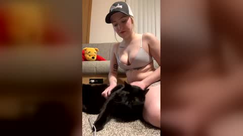 zazawild online show from March 4, 9:50 am