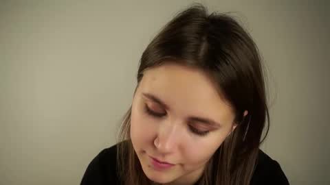 Emilia online show from September 28, 1:25 am