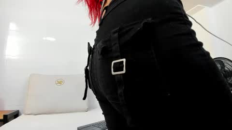 Zenda Evans online show from February 4, 3:32 am