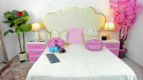 zendayarosse online show from February 17, 9:14 pm