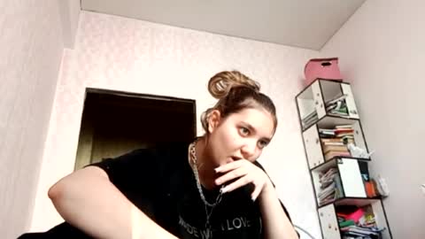 zeniabrossoit online show from April 29, 11:15 am