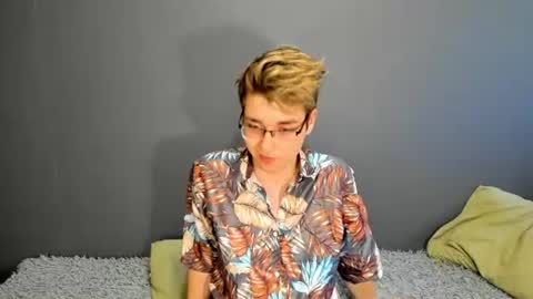 Ethan online show from June 20, 2:29 am