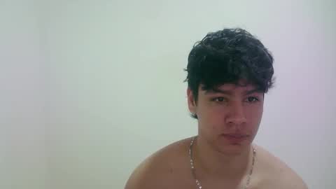 zeus_183 online show from March 22, 8:29 am