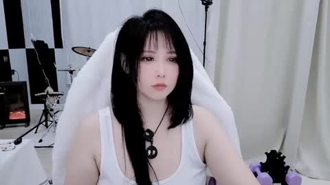 zhen online show from April 12, 7:18 pm