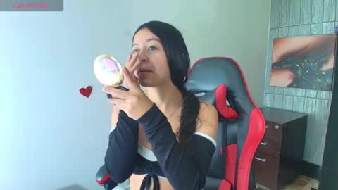 Z O E online show from March 18, 8:37 pm