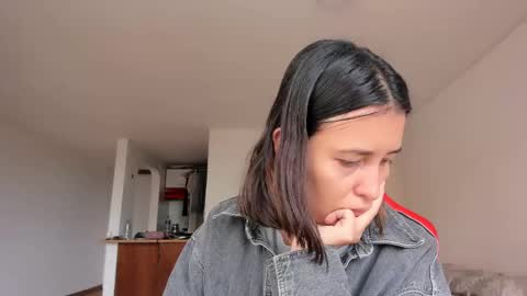 Snapshot of zoe_jeane_beker chatting on February 9, 8:13 pm ZOE online show from February 9, 8:13 pm