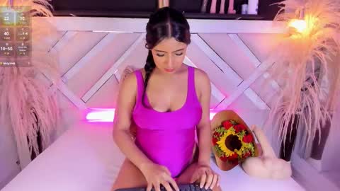 Zoey  online show from March 21, 9:30 pm