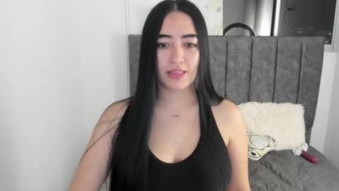 zoe_jones7 online show from September 12, 4:25 am