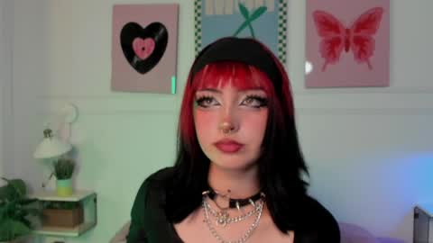 Zoe Lynch online show from April 16, 11:32 am