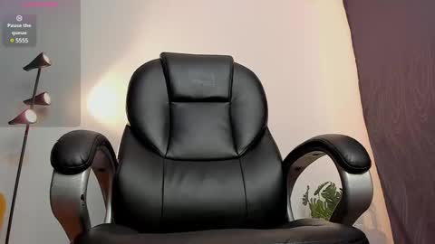 zoe_millerx online show from March 11, 12:17 pm