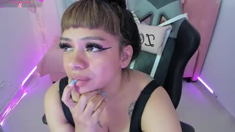 zoe_sullivan_ online show from September 22, 4:00 pm