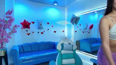 Zoe online show from February 23, 11:45 am