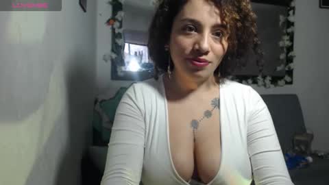 Snapshot of zoe_tai chatting on October 19, 1:38 pm zoe tai online show from October 19, 1:38 pm