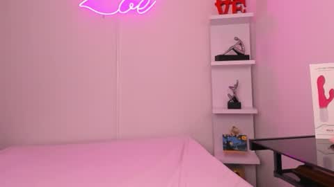 zoecams online show from February 13, 8:23 pm