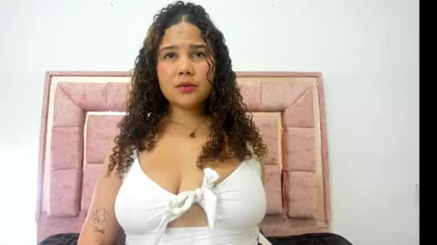 zoee online show from March 1, 6:57 am