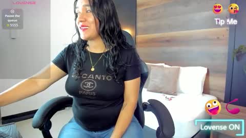 zoee_zi online show from October 20, 1:49 pm