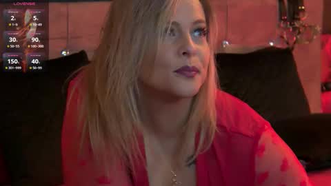 ZoeMesmerize online show from March 25, 2:13 pm