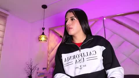 Zoe online show from April 6, 11:55 am