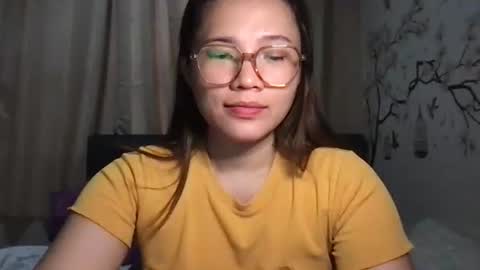 zoey_foryou online show from December 2, 8:58 am