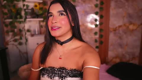zoey fox  online show from May 11, 12:39 am
