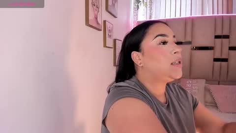 zoey thommpson online show from November 3, 7:48 pm