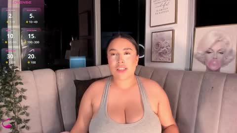 zoey thommpson online show from October 6, 11:33 pm